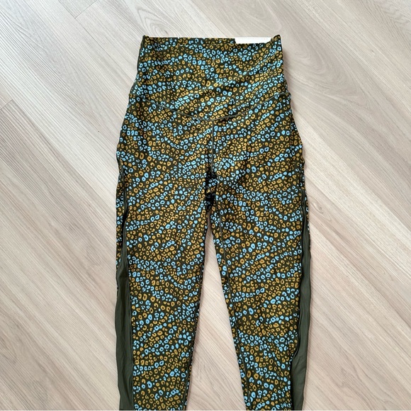 Aerie OFFLINE Green Leopard Print Leggings S - Picture 2 of 8